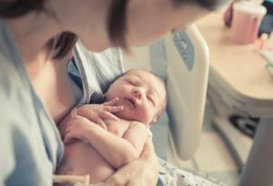 Млада жена откри, че е бременна два часа преди да роди