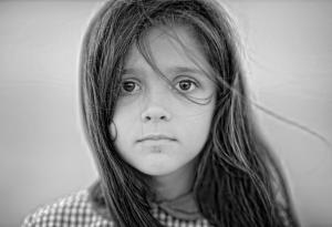 Детето, лишено от обич, не спира да обича родителите си. То престава да обича себе си