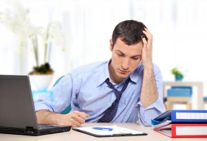 Виц: Пил си до сутринта, нали?