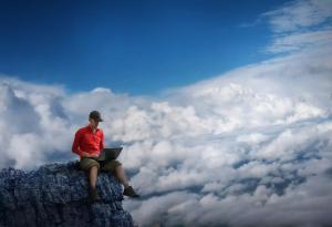 Почивайте, преди да сте се преуморили: 7 съвета от Дейл Карнеги за справяне с умората и безпокойството