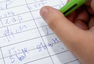 Виц: Искате лекарите да имат четлив почерк?