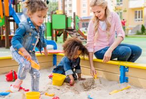 Правила за всеки ден за майките на детската площадка