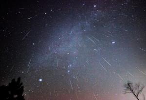 Тази нощ ни очаква дъжд от "звезди": падат Южни делта-аквариди!