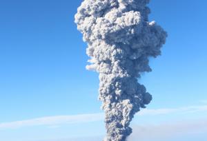 Човечеството отделя повече парникова газове от вулканите