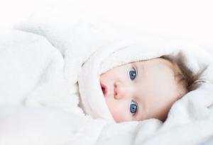 Кога разбираме какъв е цветът на очите на бебето