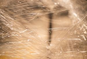 Инженери от САЩ превръщат найлоновите торбички във влакна за дрехи