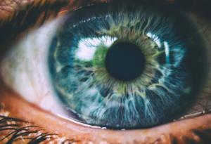 Жена "прогледна" за първи път от 16 години чрез мозъчен имплант