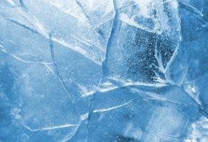 Физици откриха нова странна тетрагонална фаза на водния лед