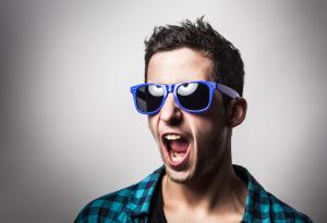 Виц: Утре имам имен ден, бира съм купил, мезета