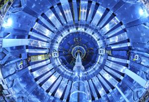 Историята на мъжа, който поставя главата си в работещ ускорител на частици