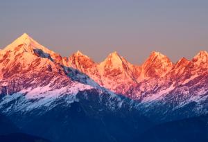 Коя е най-дългата планинска верига на Земята?