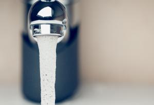 Мета анализ потвърди връзката между лития в чешмяната вода и степента на самоубийства