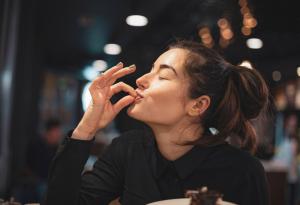 Учени разработиха електронен език, който реагира на 4 вкуса 