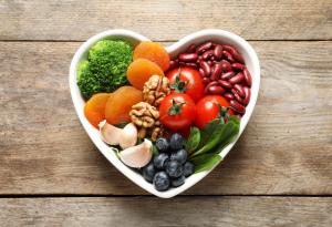 Между обработените храни и биопродуктите или колко важен е балансът в храненето (подкаст)