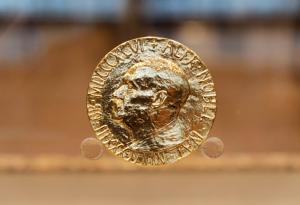 Еманюел Шарпантие и Дженифър А. Даудна  грабнаха Нобела за химия за създаването на генетична ножица