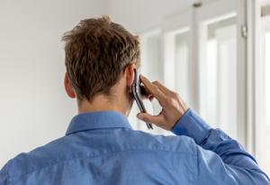 Виц: Ало, здрасти, как си?