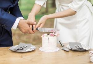 Двойките, които харчат по-малко пари за сватбата си, имат по-големи шансове да останат заедно