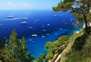 Средиземно море става все по-топло и солено