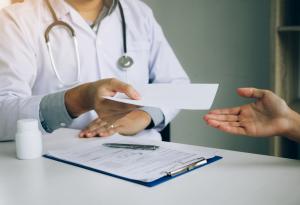 Виц: Лекарско предписание