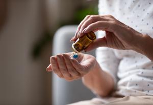 Употребата на антибиотици и антимикробната устойчивост при хората и животните са свързани