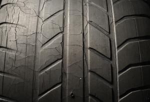 Износените гуми са по-опасни от шофирането в нетрезво състояние