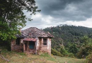 Легендата за село Шишенци: Най-страшното място в България?