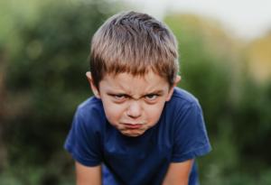 Не учете децата си никога да не се ядосват - по-скоро им обяснете как да го правят правилно