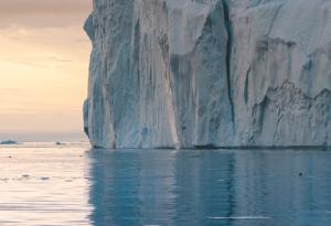 Гренландия губи лед 7 пъти по-бързо