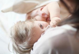 7 предимства на продължителното кърмене