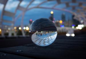 "Кълбото" - един фантастичен разказ на Ценка Бакърджиева