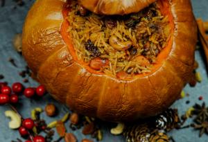Гапама – арменска пълнена тиква с ориз, сушени плодове и мед