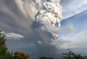 Не, вулканите не отделят повече въглероден диоксид от хората