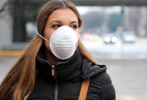 Доц. Мангъров: Маските създават измамно чувство, че човек е защитен