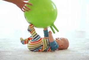 Как да направите деня си забавен с бебе?