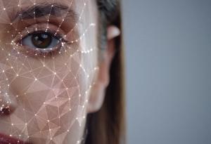 Китайски учени създадоха преносим сензор, способен да следи изражението на лицето