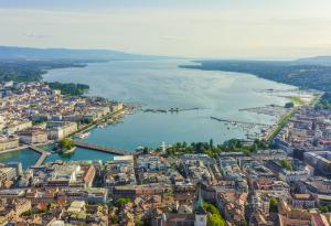 Нивата на замърсяване с пластмаса в Женевското езеро са високи, колкото тези в океаните