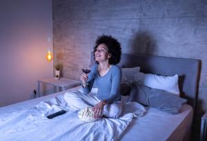 Виц: Скъпа, какво ще правиш тази вечер?