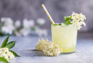 Защо да пием сок от бял бъз?