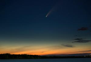 Видима с невъоръжено око комета е събитие, което се случва "веднъж в живота"