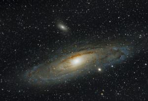 Свръхмасивните черни дупки влияят на Вселената отвъд границите на своите собствени галактики