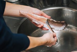 Виц: Аз като човек те моля!