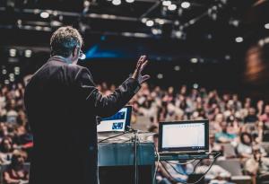 Вечерен виц: Лекция за вредата от алкохола