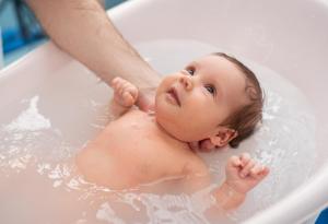5 грешки при къпането на бебето