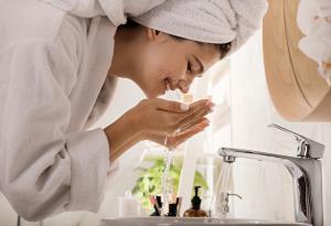 Учени откриха как може да бъде предотвратена появата на акне 