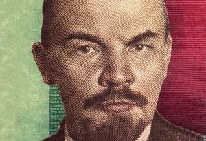 Виц: На смъртния си одър Ленин повикал при себе си Сталин