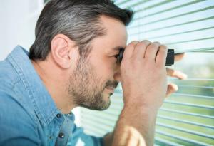 Виц: Ето защо Бог създал съседите