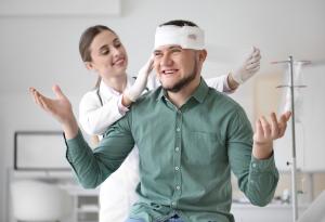 Виц: Защо си с превързана глава?