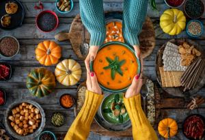 Учени установиха, че съществува връзка между хранителните навици и годишните сезони