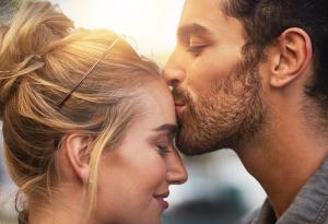 Посланията, които един мъж очаква да получи от любимата си