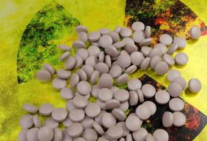 Защо хората масово купуват йодни таблетки?